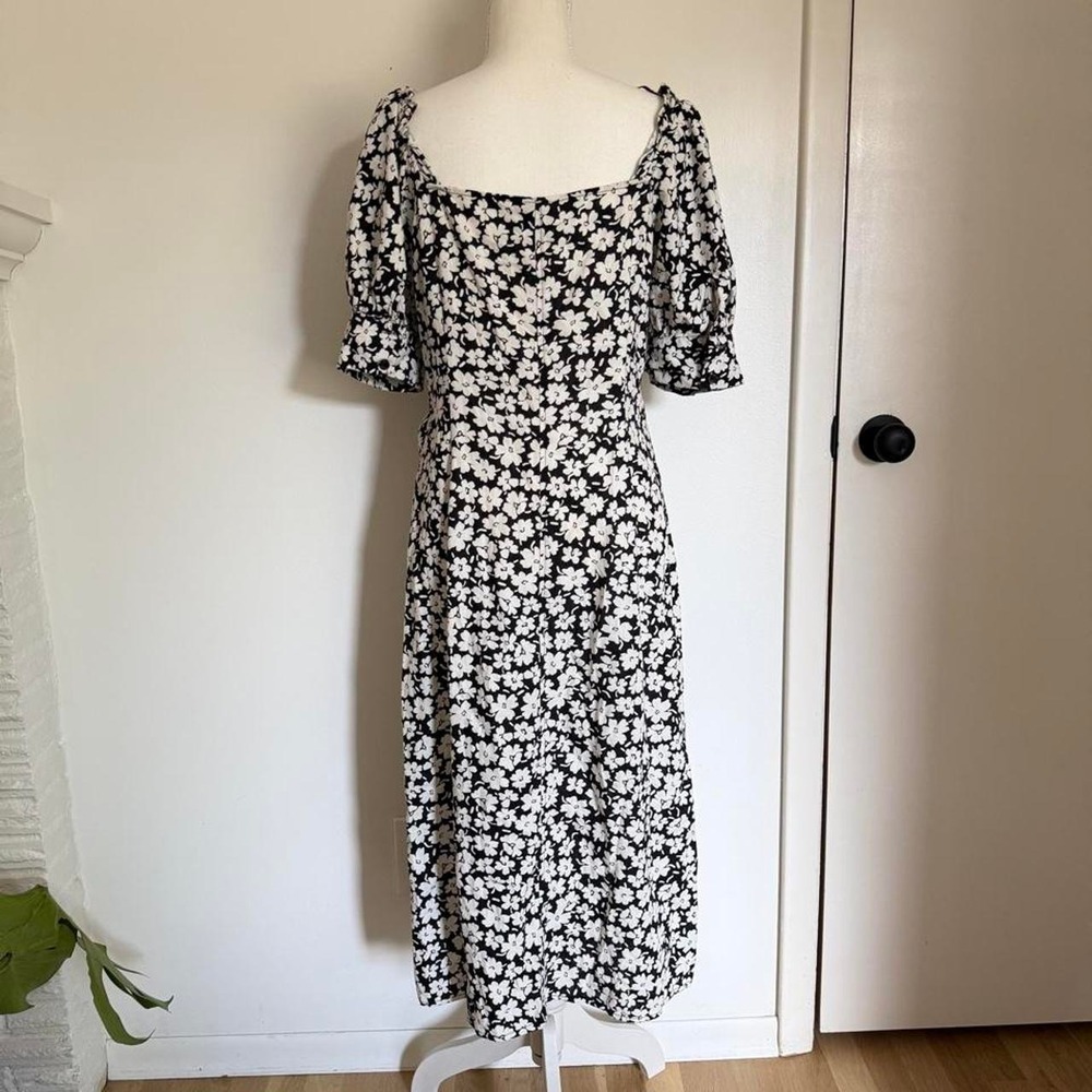 Who What Wear Black White Floral Peasant Midi Dress Ruched Front Short Sleeve M - Picture 3 of 5